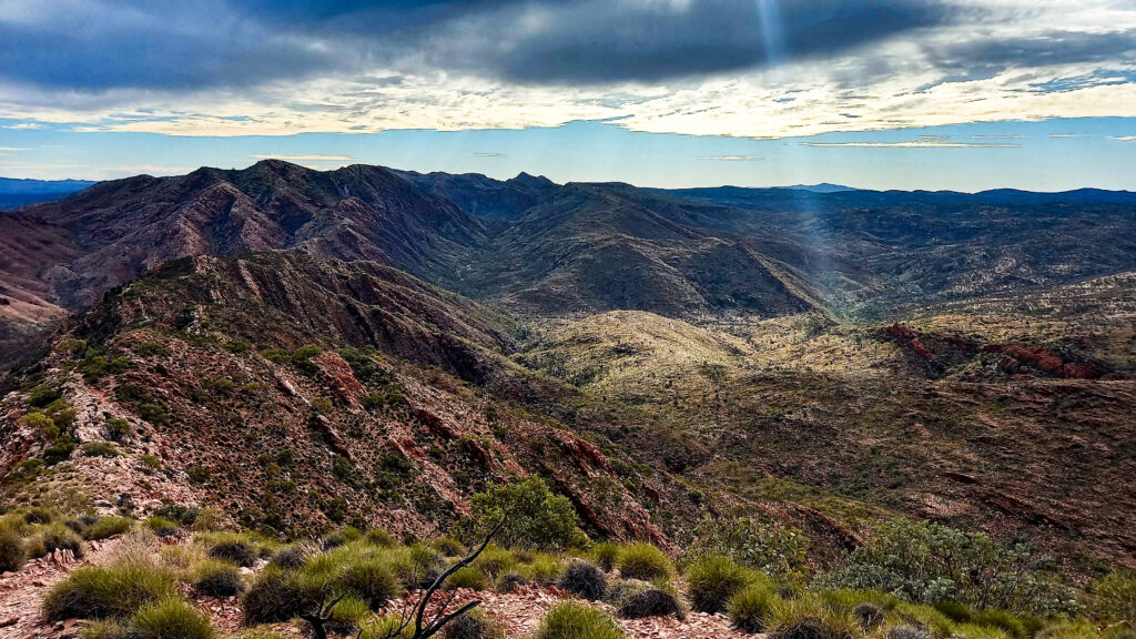 Views on the Razorback Ridge - Larapinta Trail - Northern Territory