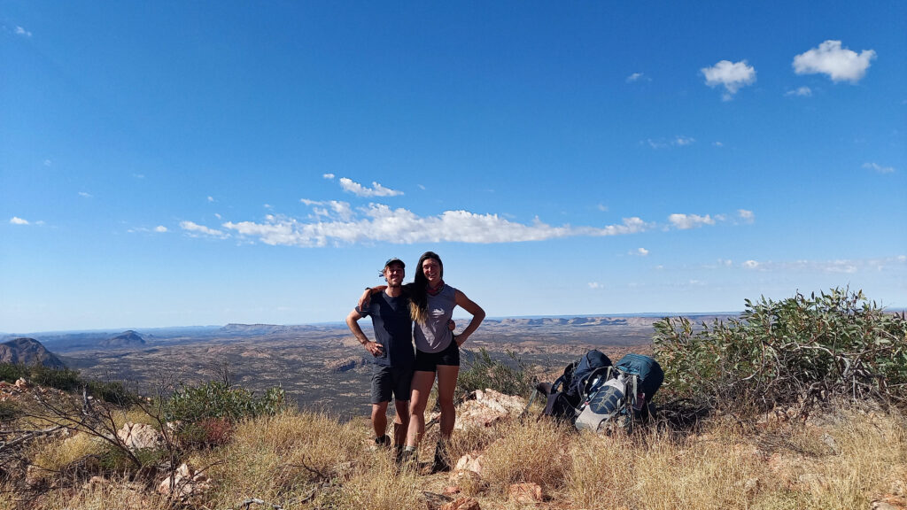 Jesse Leigh and Yentl Doggen on top of a mountain