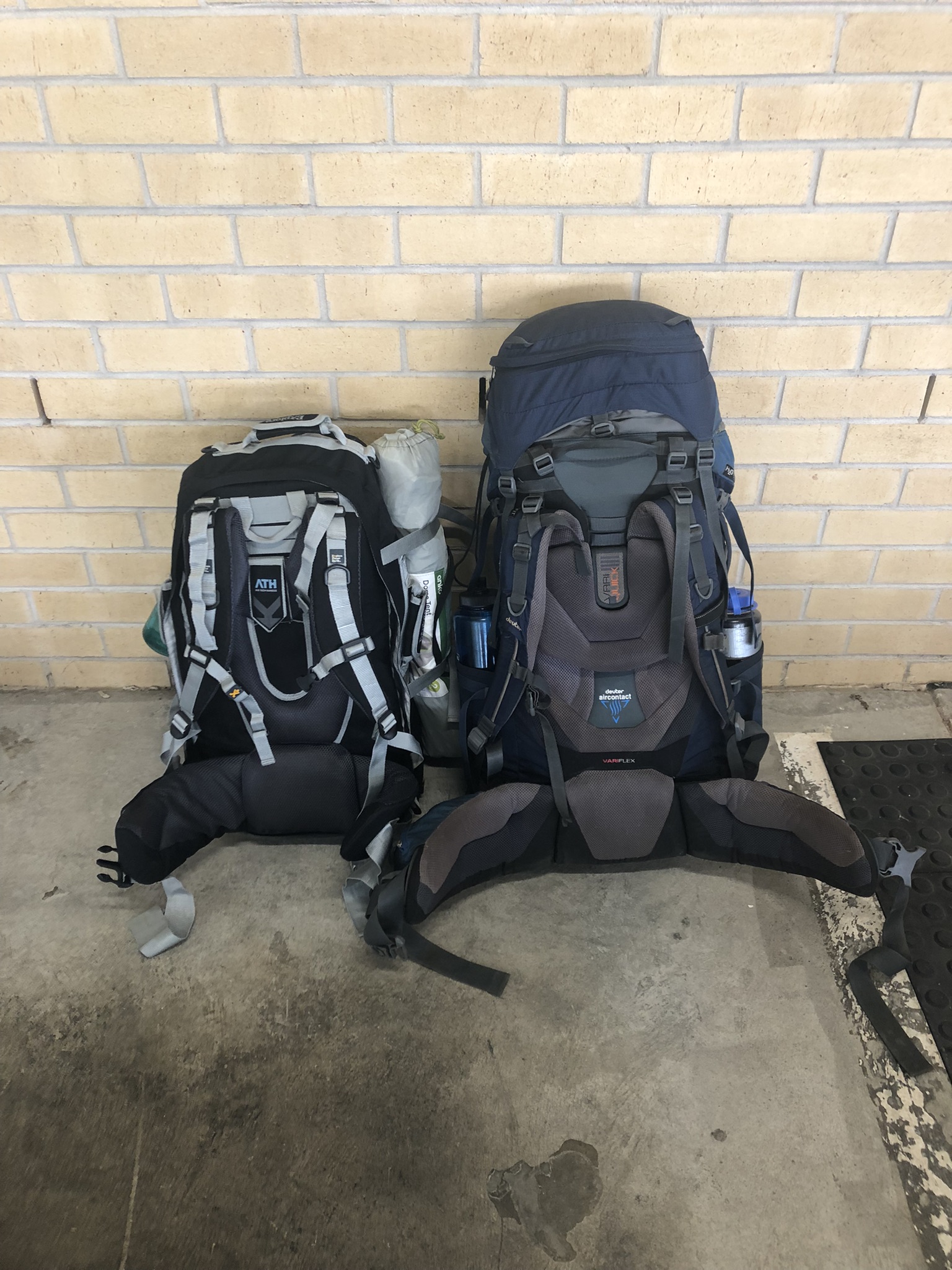Yentl's and Avalon's backpacks at start of the trip